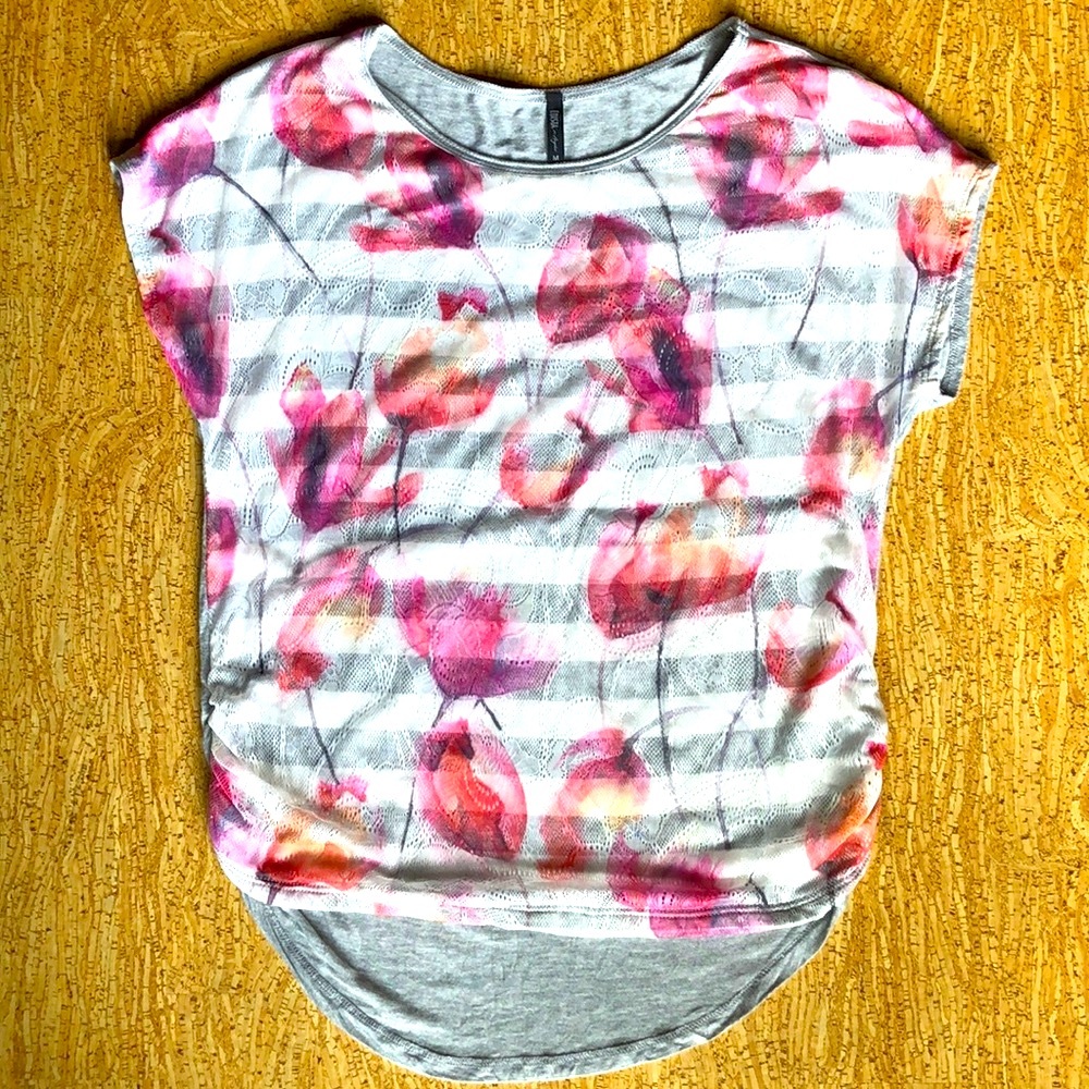 Edista roses flowers tee shirt lace/stripes sz m